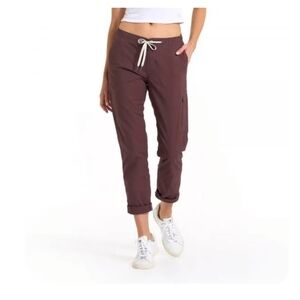 NWT!!  Vuori Women's Ripstop Pants - In CHESTNUT Size Xsmall